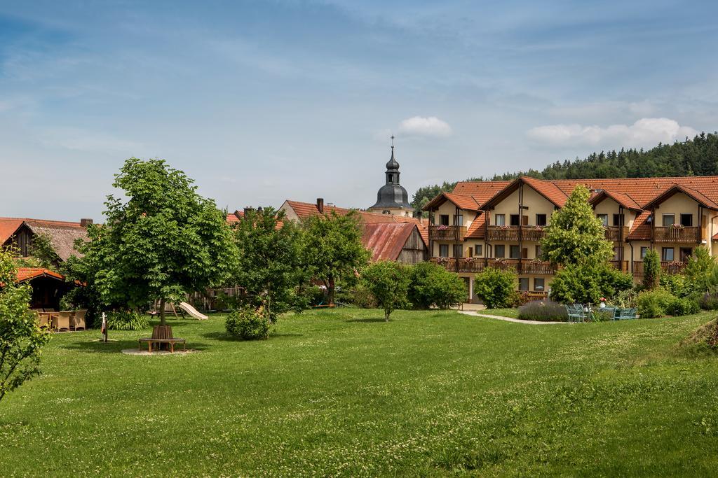 Hotel Hollerhöfe - Zu Gast im Dorf Kemnath Exterior foto